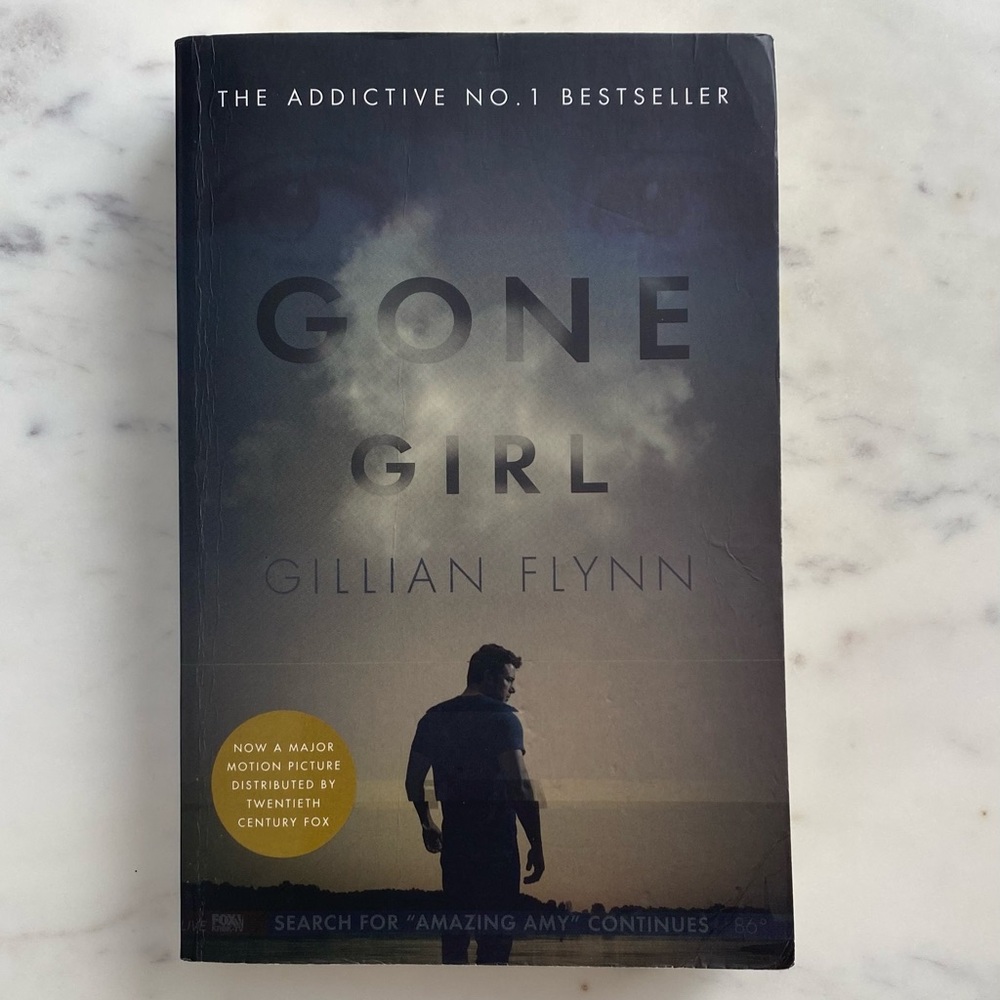 Gillian Flynn “Gone Girl” book